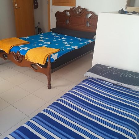 ホテル Casa Alexis バルセロナ エクステリア 写真