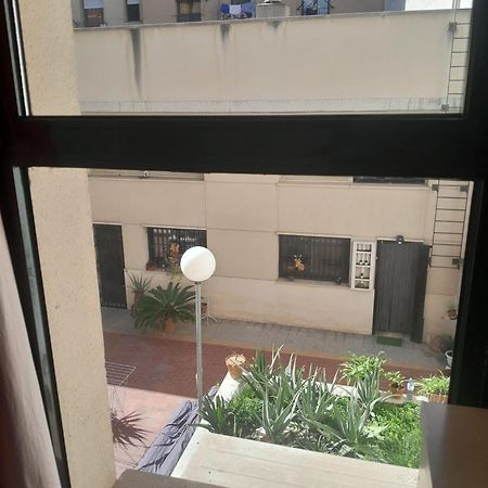 ホテル Casa Alexis バルセロナ エクステリア 写真